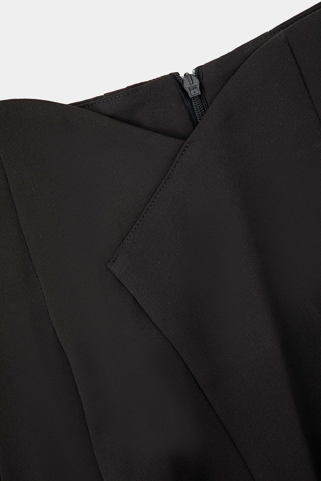 Pantalon large plissé asymétrique