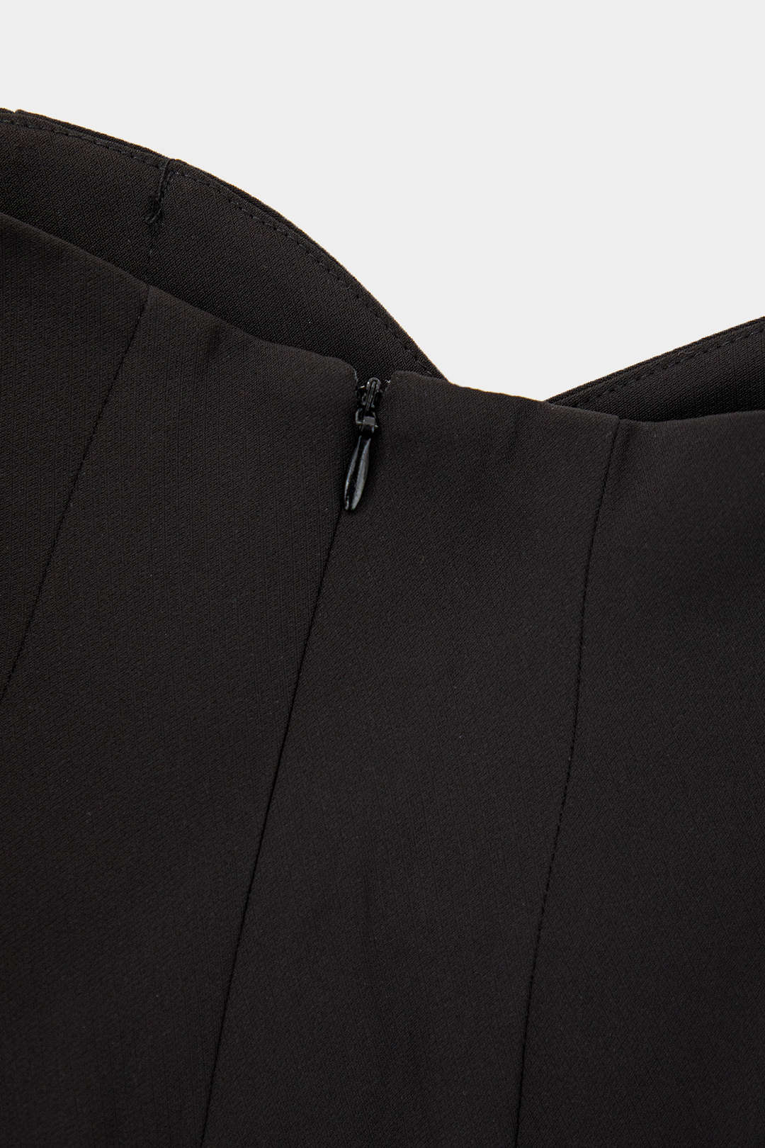 Pantalon large plissé asymétrique
