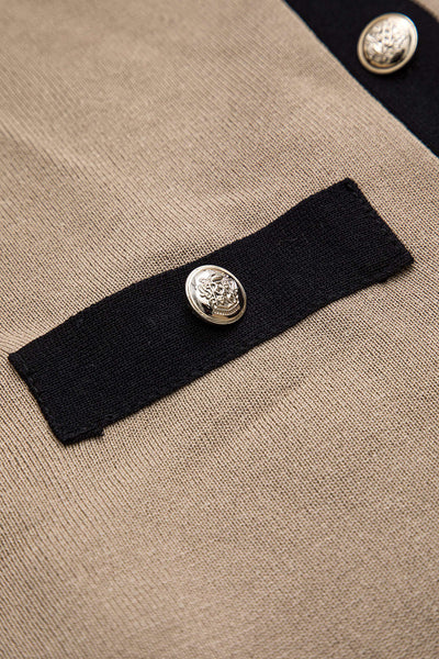 Ensemble tricot cardigan, débardeur et pantalon, coupe ample et élégante.