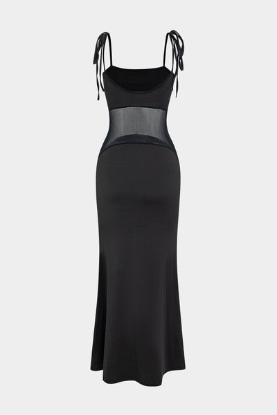 Robe maxi dos nu avec détails en mesh, coupe ajustée et fluide.