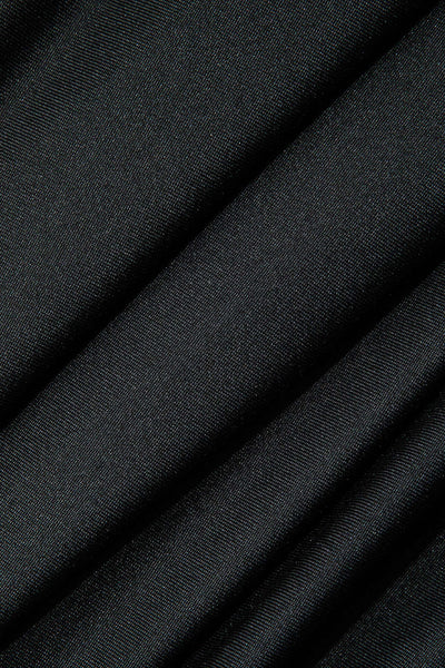 Robe maxi dos nu avec détails en mesh, coupe ajustée et fluide.