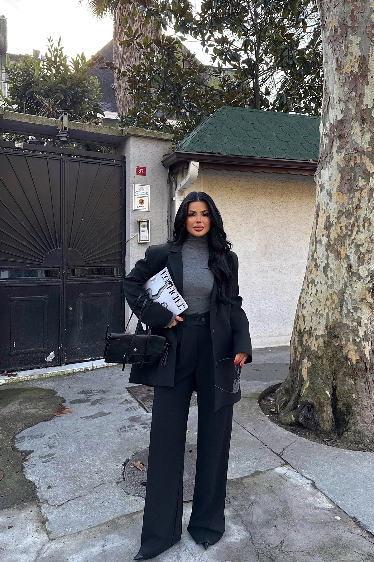 Ensemble Blazer et Pantalon Noir à Boutons