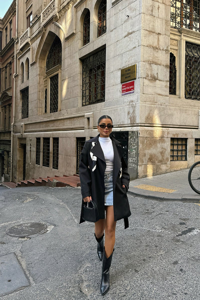 Veste Noire à Col Croisé
